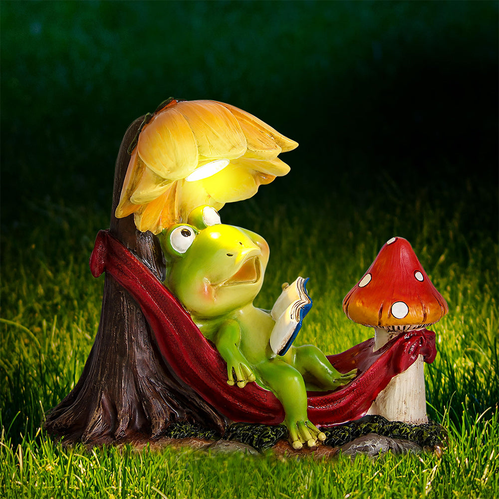 Solar Frog Statue with LED Light Resin Outdoor Garden Decor